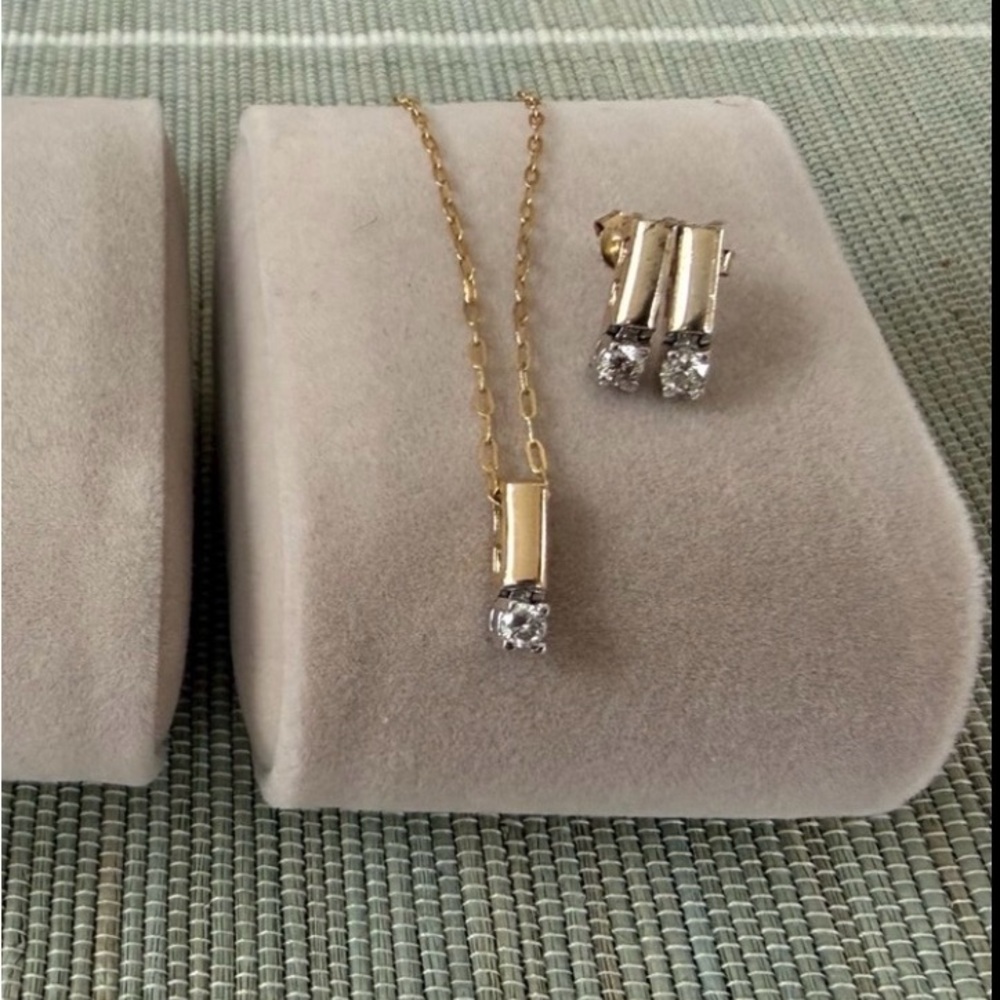 14k Yellow Gold Round Natural Diamond (.14) Pendant & 14k YG 18" Chain - Picture 7 of 7